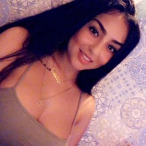 Meet your Posher, Ariela